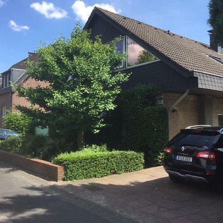 Düsseldorfer Privatzimmer Exterior foto