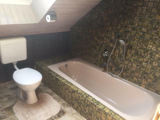 Düsseldorfer Privatzimmer Exterior foto
