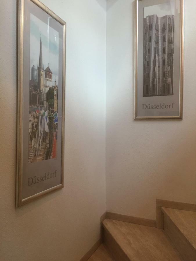 Düsseldorfer Privatzimmer Exterior foto