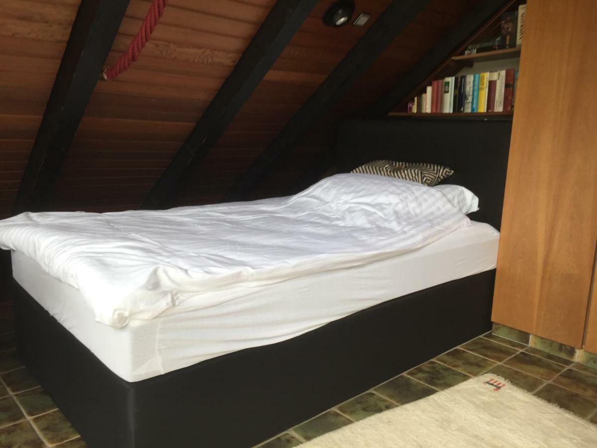 Düsseldorfer Privatzimmer Exterior foto